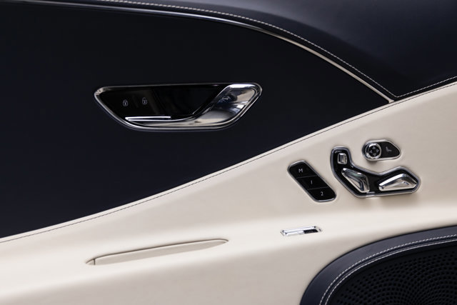 Used 2021 Bentley Flying Spur W12 image 50