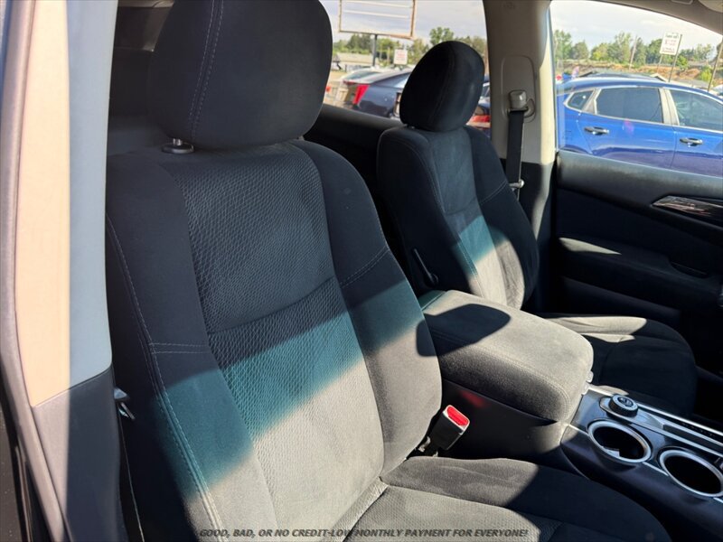 Used 2016 Nissan Pathfinder SV w/ SV Cold Weather Package AWD/4WD image 21