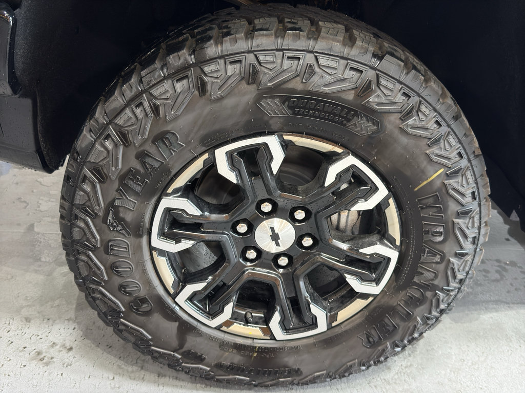 New 2026 Chevrolet Silverado 1500 ZR2 w/ LPO, Dark Essentials Package AWD/4WD image 9
