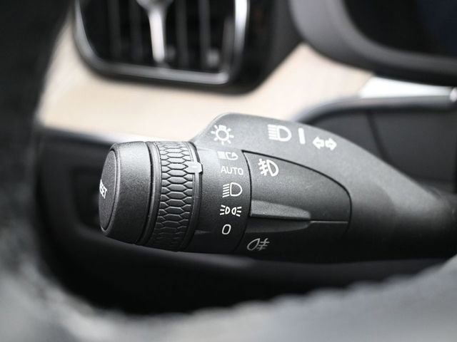 Used 2022 Volvo XC60 B5 Inscription w/ Advanced Package image 23