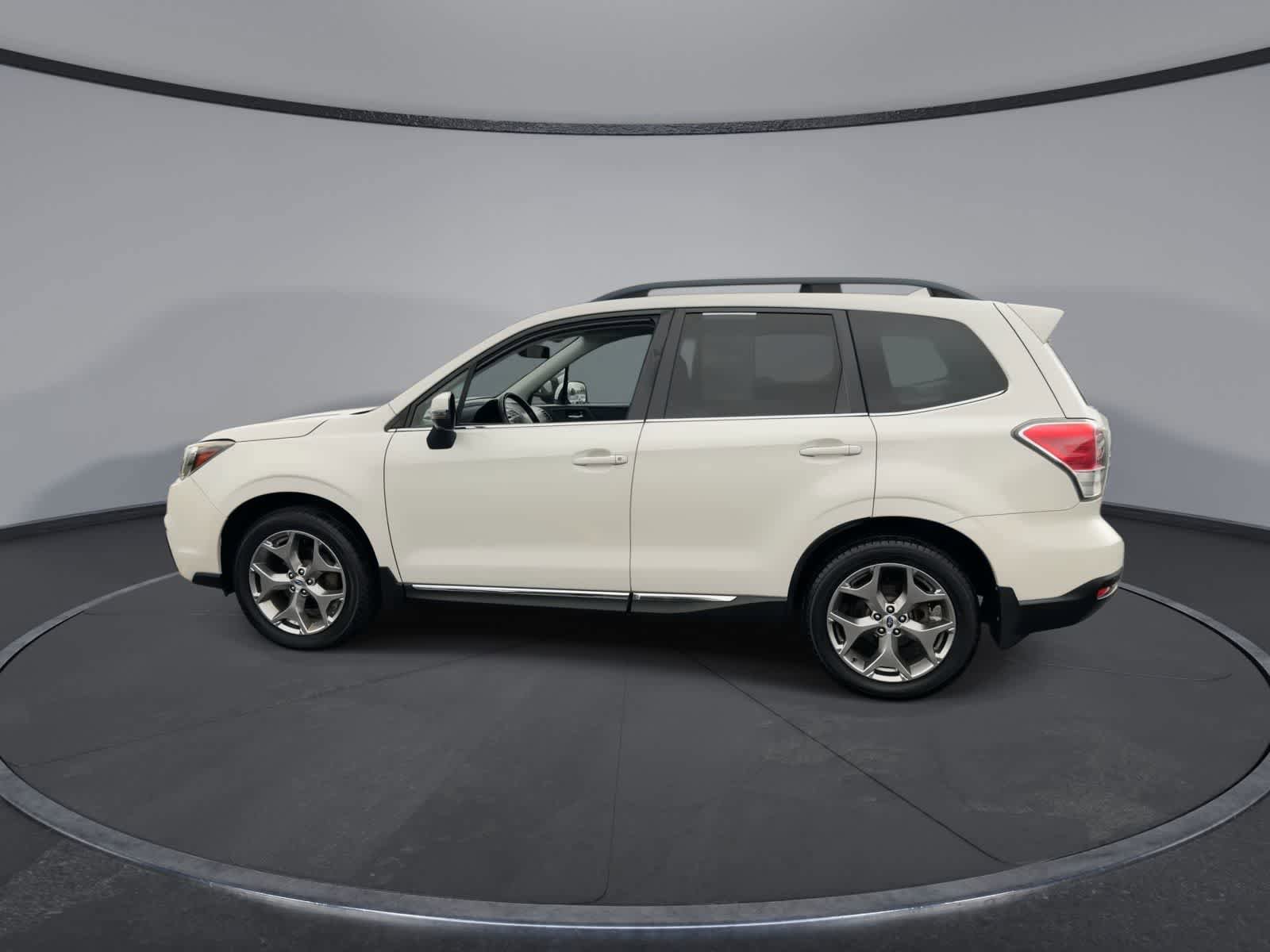 Used 2017 Subaru Forester 2.5i Touring AWD/4WD image 5