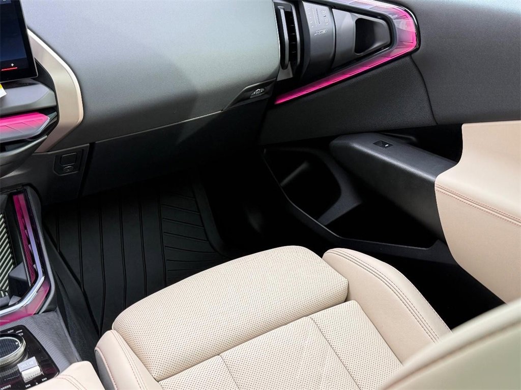 Certified 2025 BMW X3 xDrive30i w/ Premium Package image 13