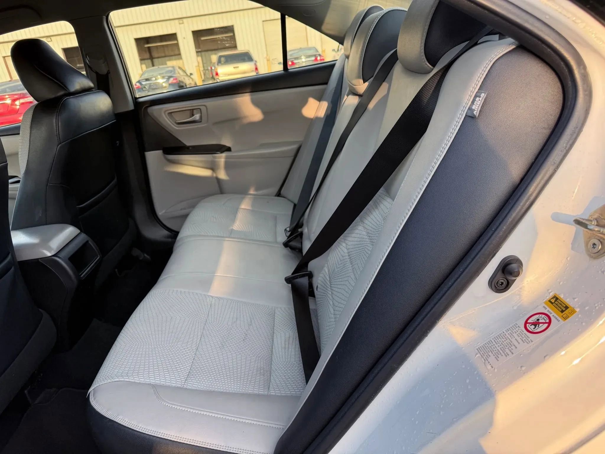 Used 2016 Toyota Camry SE image 21