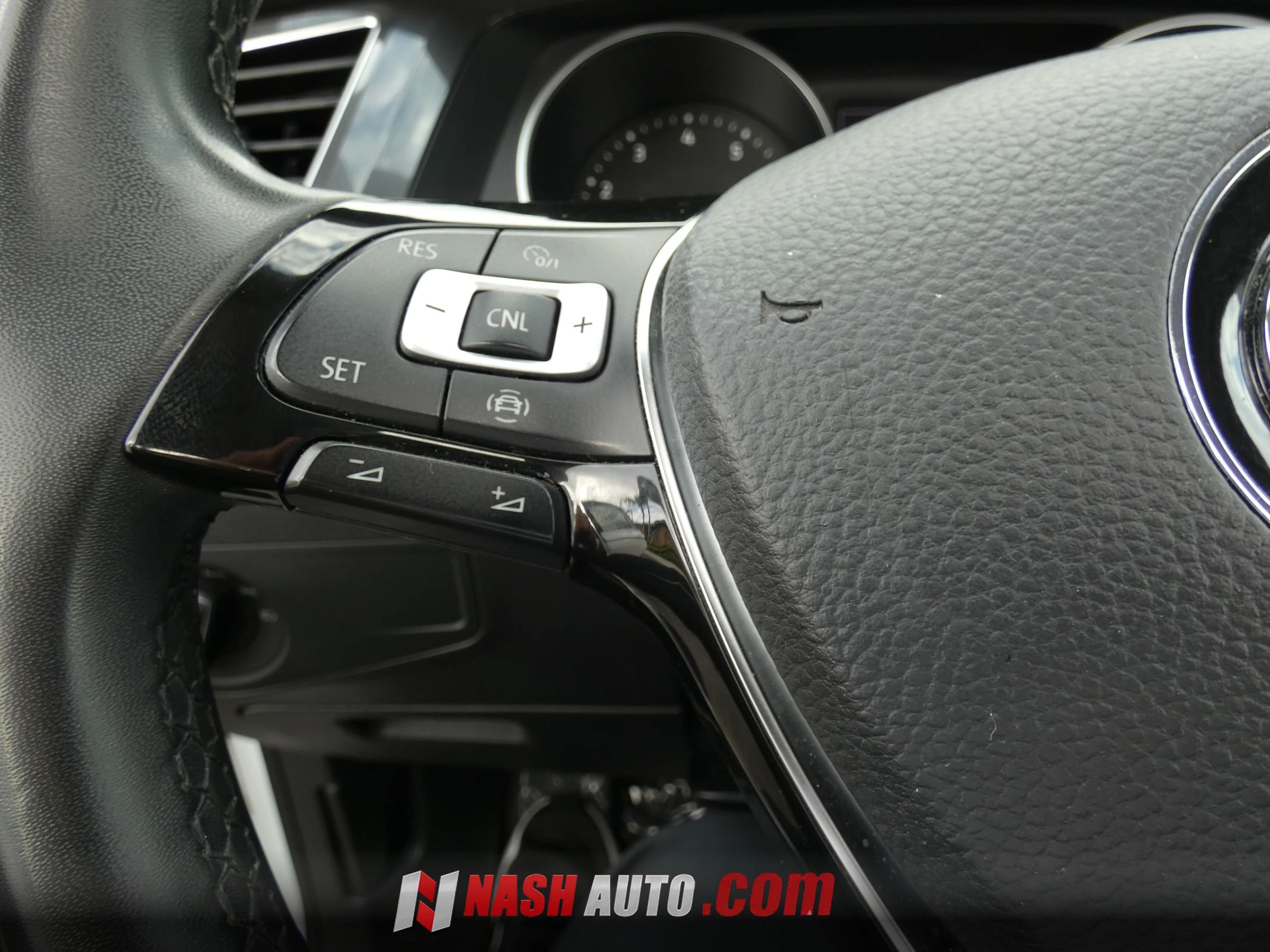 Used 2020 Volkswagen Tiguan SE w/ Panoramic Sunroof Package FWD image 69