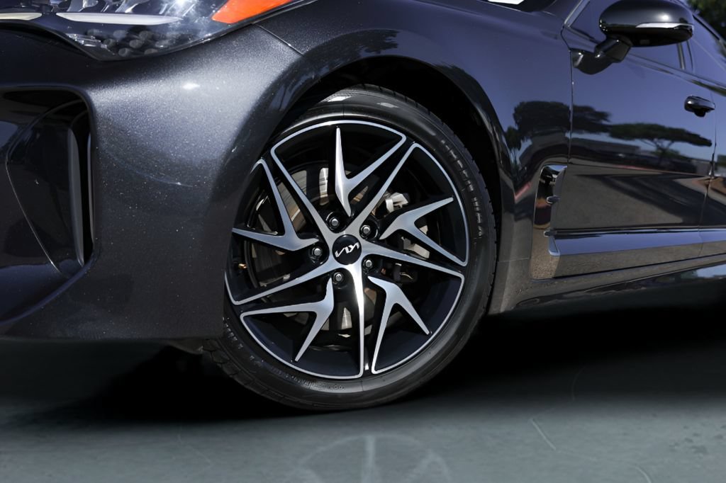 Used 2022 Kia Stinger GT-Line RWD image 4