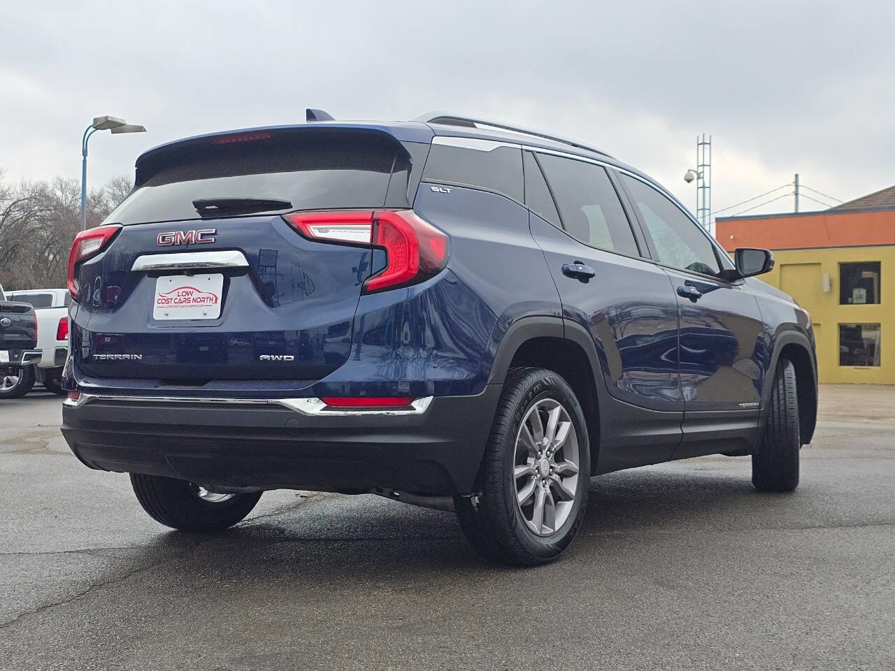 Used 2023 GMC Terrain SLT image 8