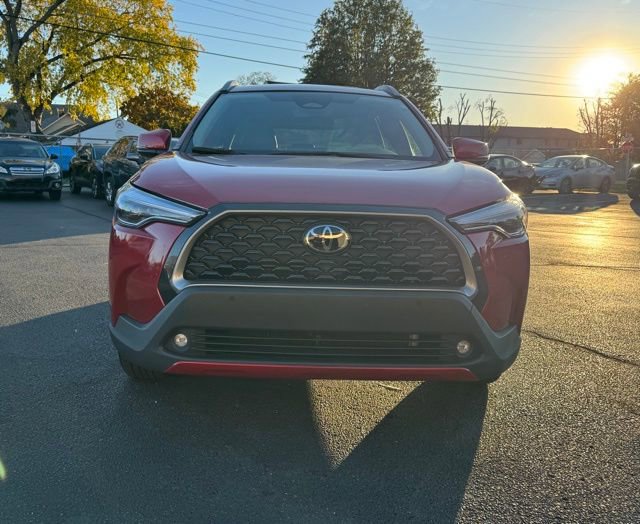 Used 2024 Toyota Corolla Cross XLE image 2