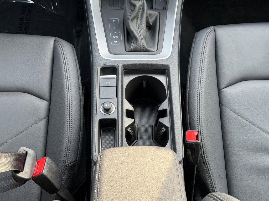 Used 2025 Audi Q3 2.0T Premium w/ Convenience Package image 14