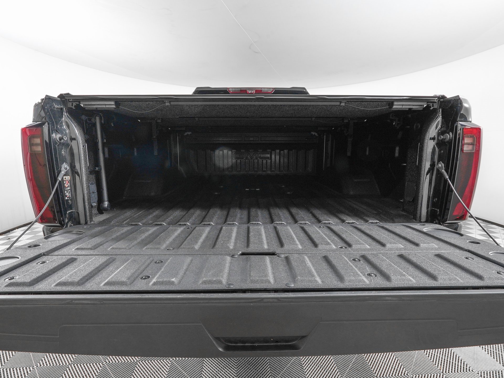 Used 2025 GMC Sierra 2500 Denali w/ Denali Reserve Package image 7