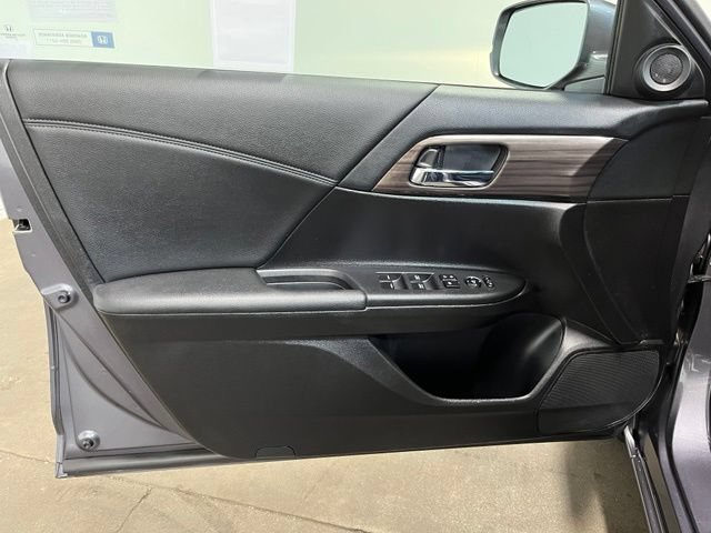 Used 2017 Honda Accord EX image 20