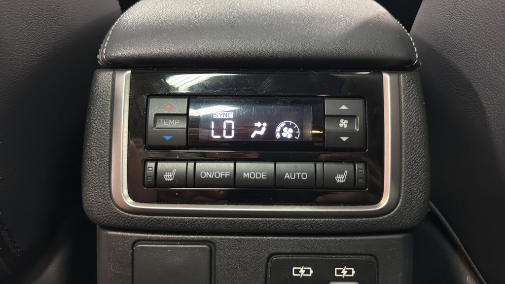 Certified 2023 Subaru Ascent Limited w/ Technology Package image 26