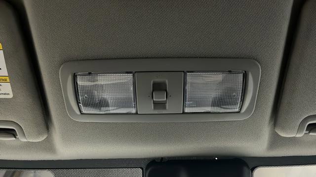 Used 2022 Nissan Frontier SV AWD/4WD image 32