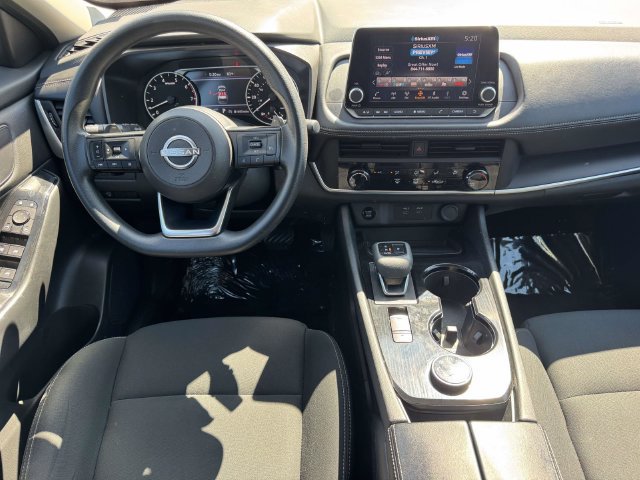 Used 2024 Nissan Rogue S AWD/4WD image 3
