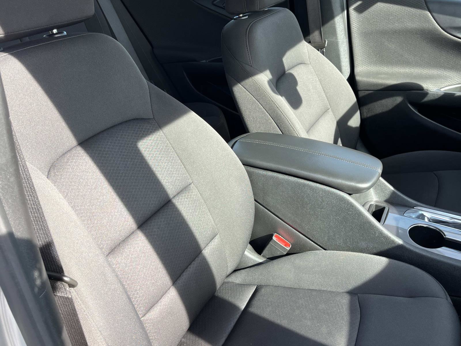 Used 2021 Chevrolet Malibu LT FWD image 23