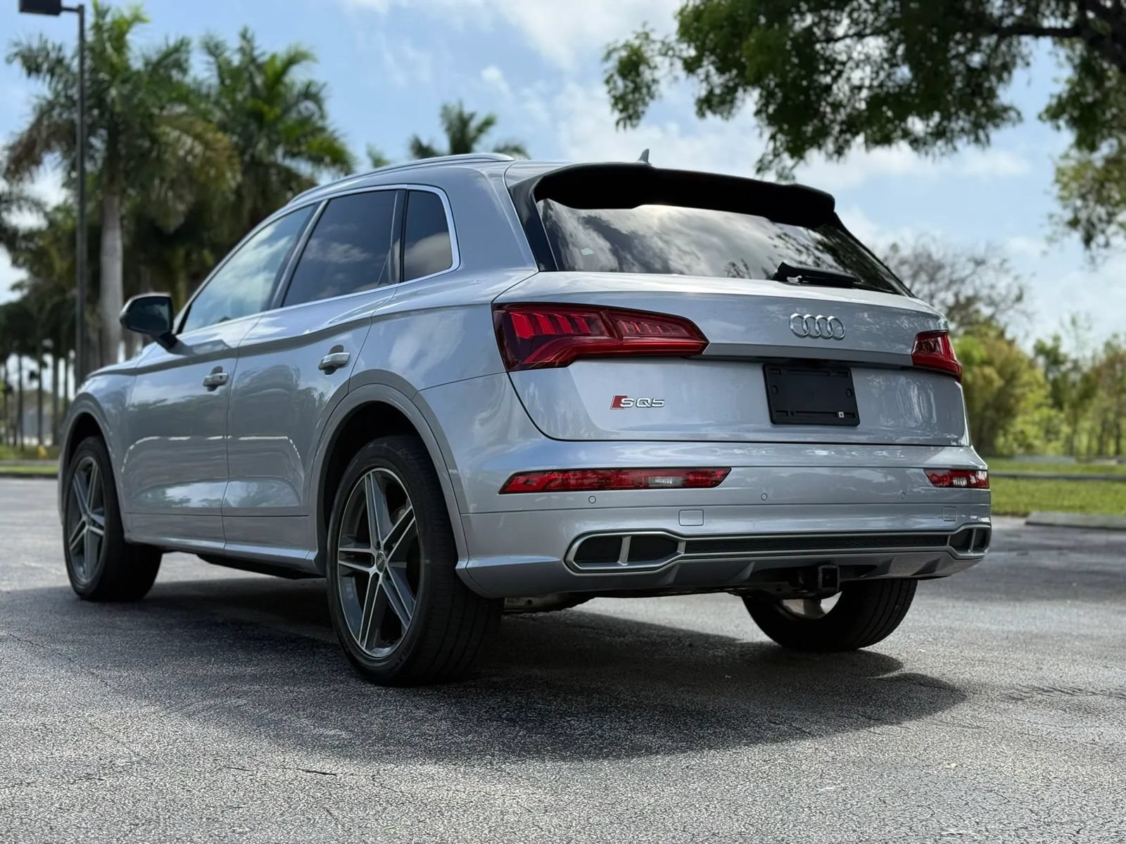 Used 2018 Audi SQ5 Premium Plus AWD/4WD image 16