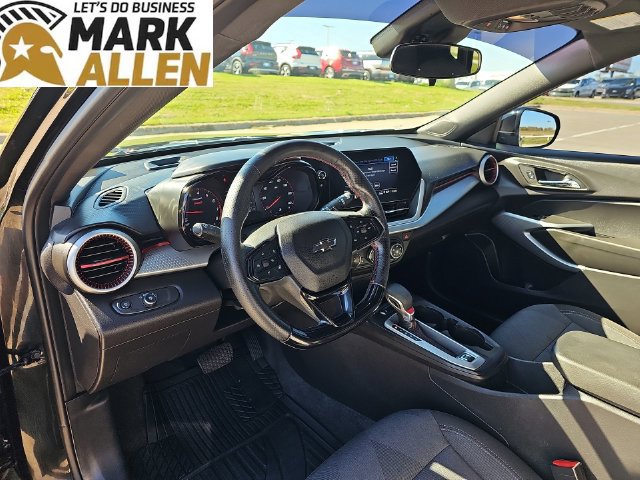 Used 2025 Chevrolet Trax RS w/ Sunroof Package FWD image 10