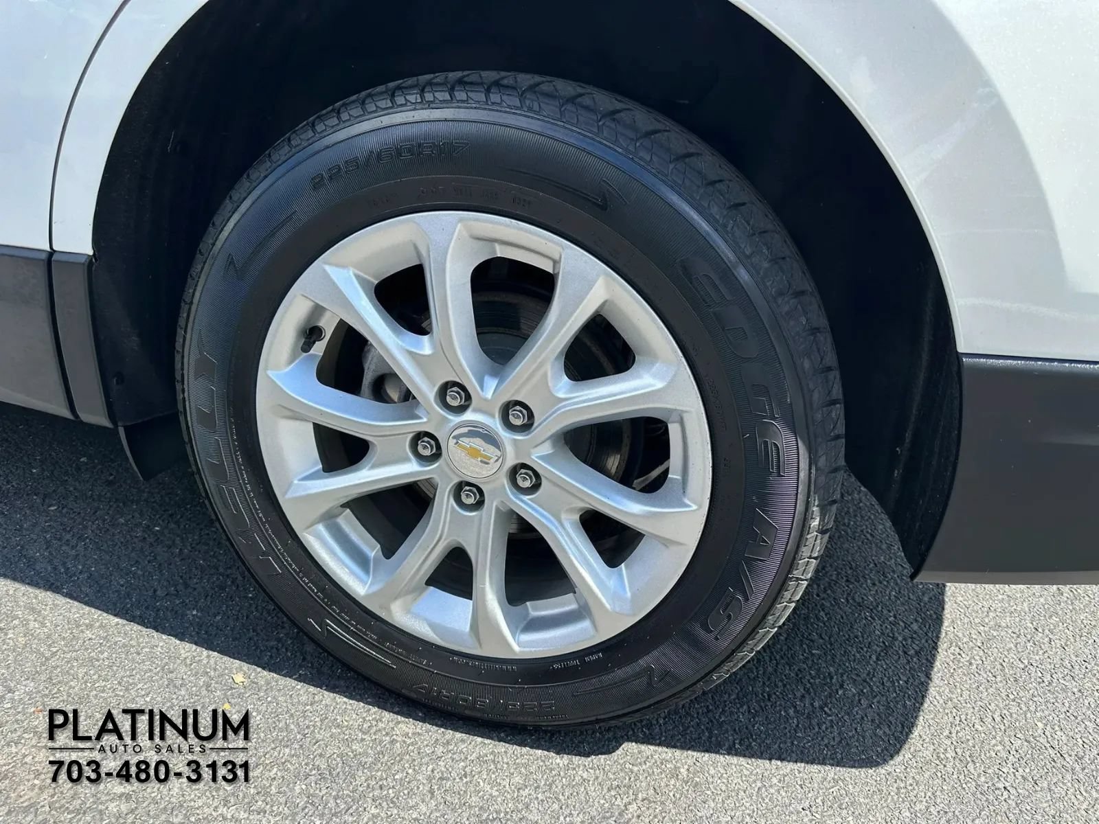 Used 2019 Chevrolet Equinox LT FWD image 24
