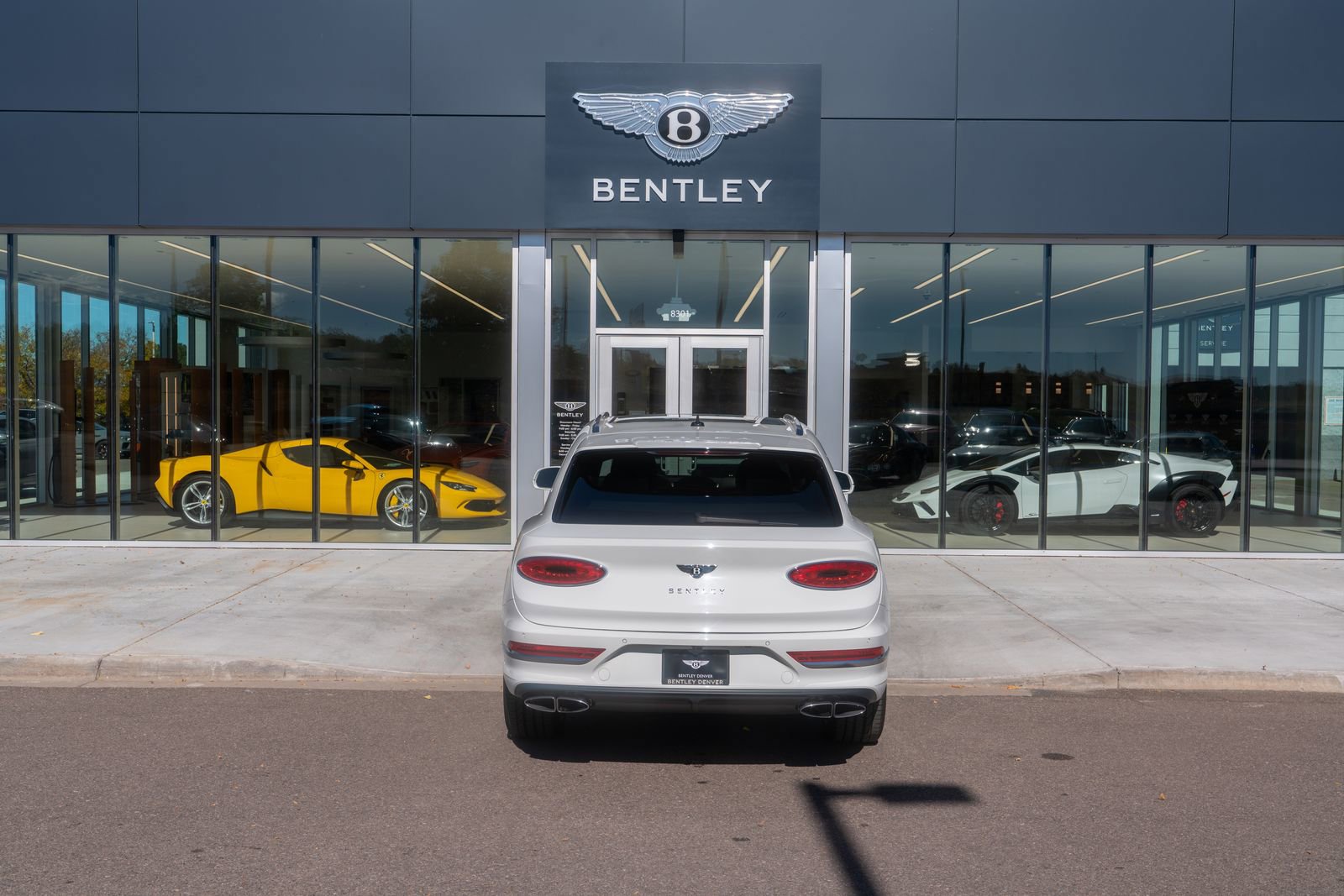 Used 2025 Bentley Bentayga image 13
