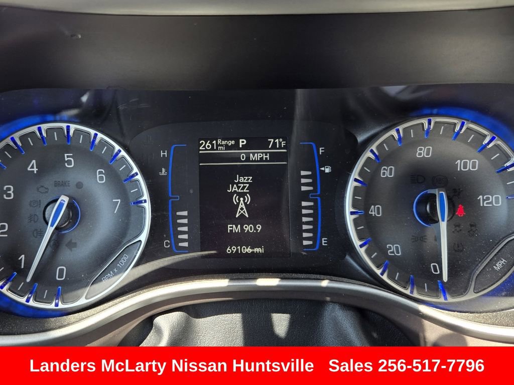 Used 2023 Chrysler Voyager LX FWD image 30