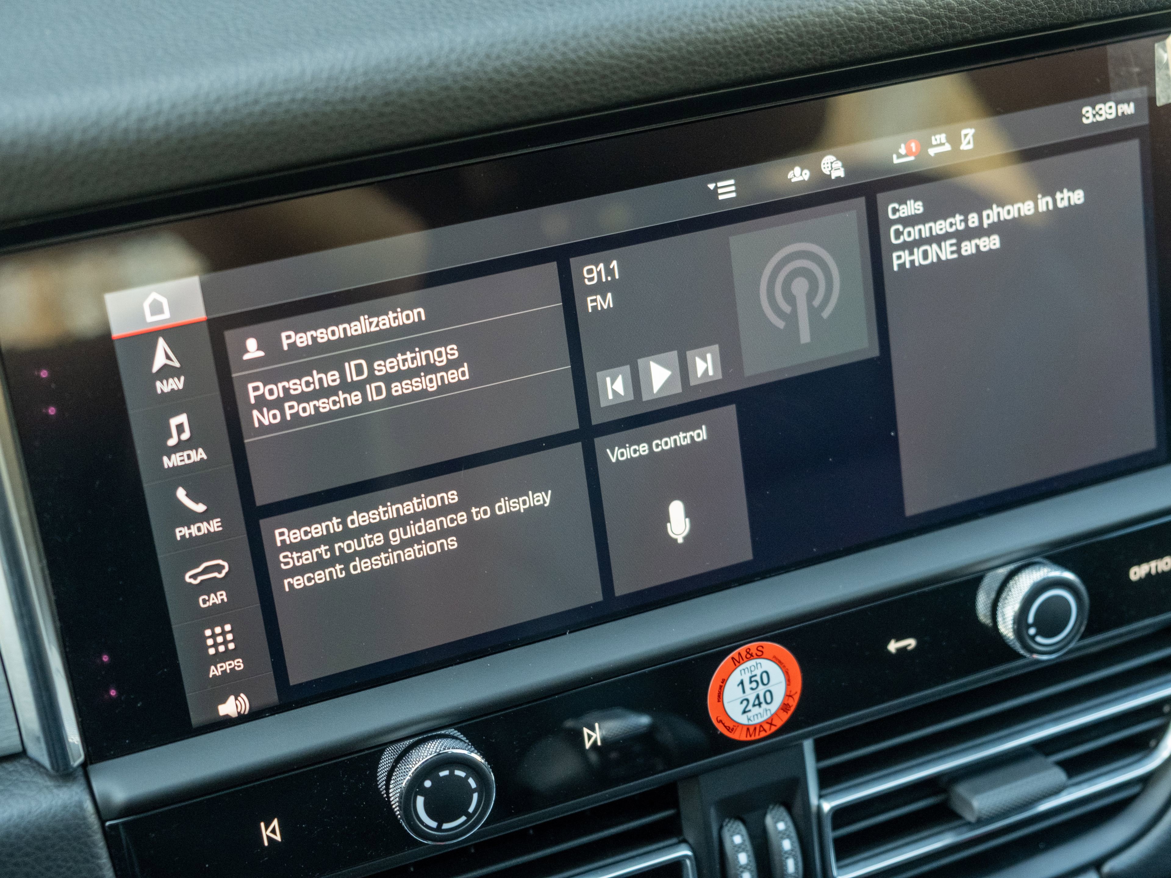 Certified 2026 Porsche Macan AWD/4WD image 24