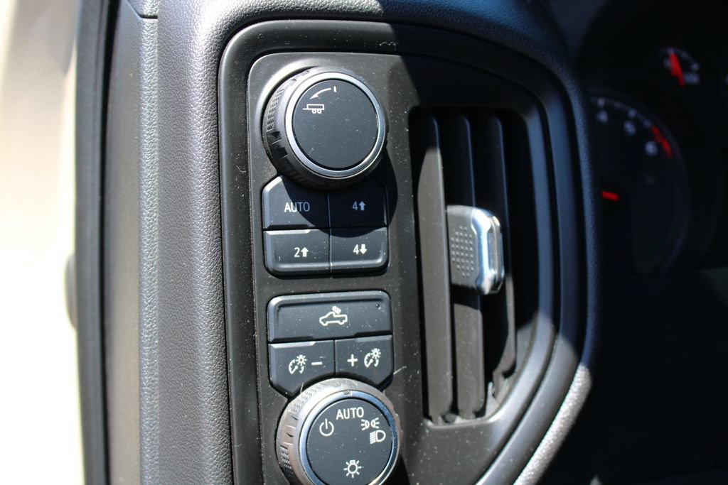 Used 2022 Chevrolet Silverado 1500 Custom Trail Boss AWD/4WD image 27