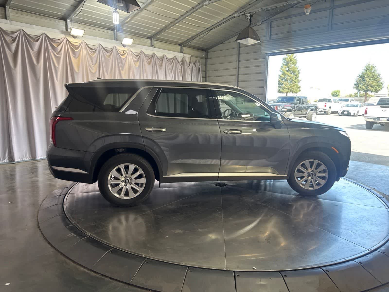 Used 2025 Hyundai Palisade SEL AWD/4WD image 4