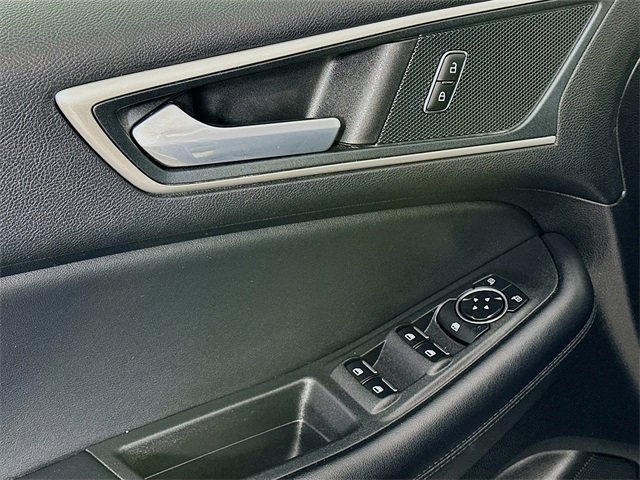 Used 2024 Ford Edge SEL image 18