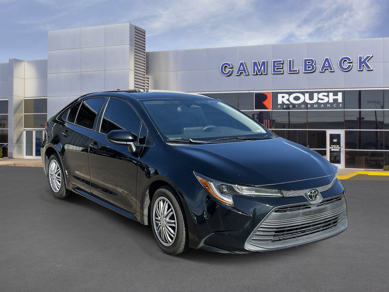 Used 2023 Toyota Corolla LE FWD image 4
