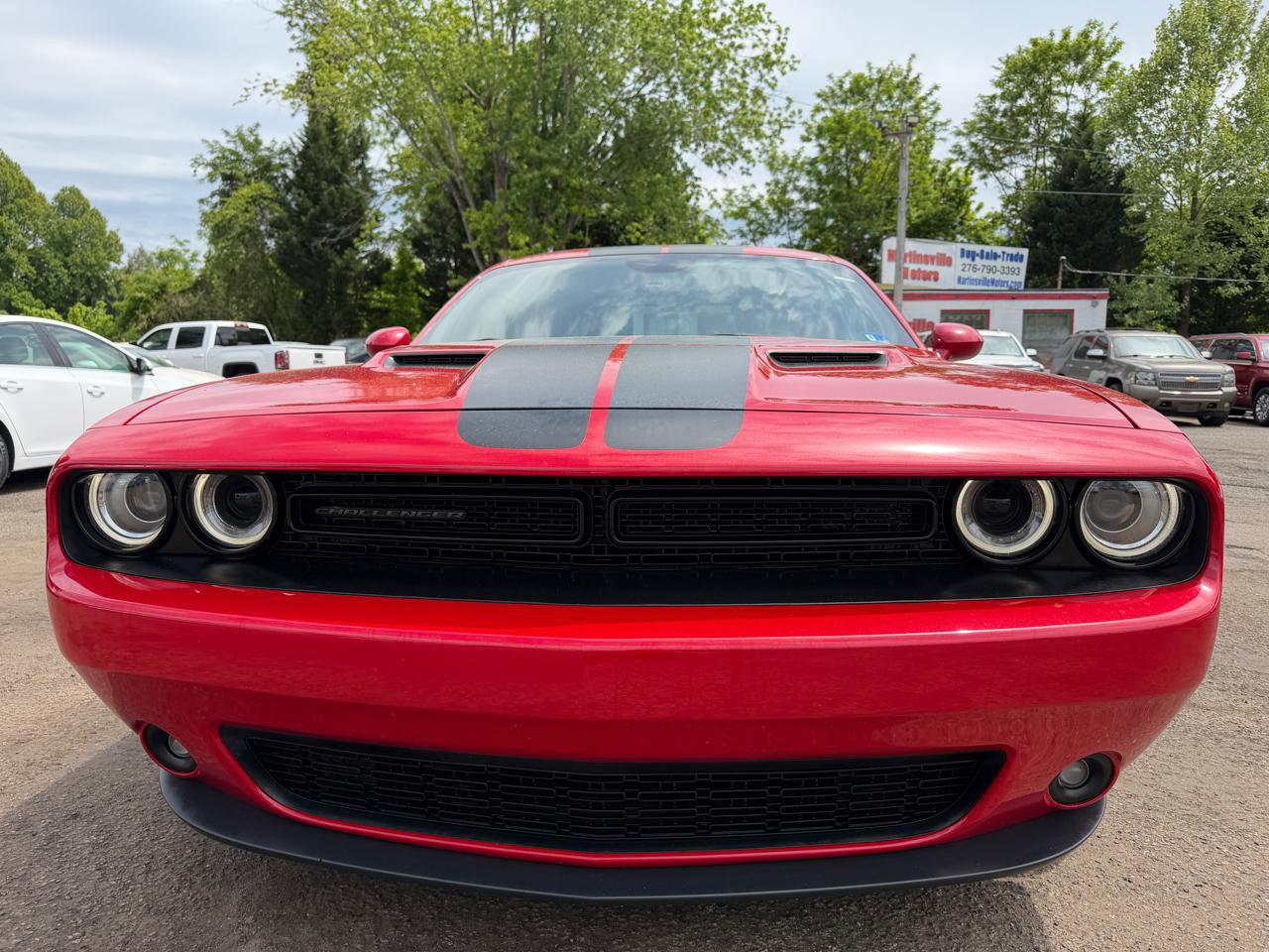 Used 2016 Dodge Challenger SXT w/ Blacktop Package RWD image 2