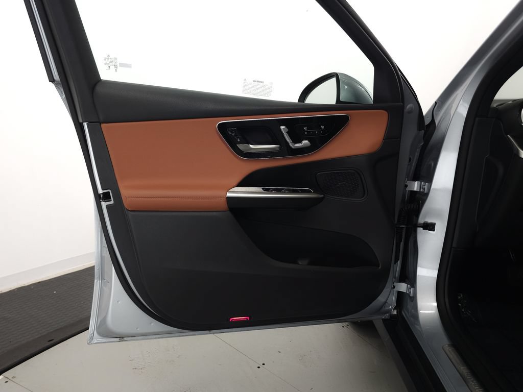 Certified 2026 Mercedes-Benz GLC 300 4MATIC image 5