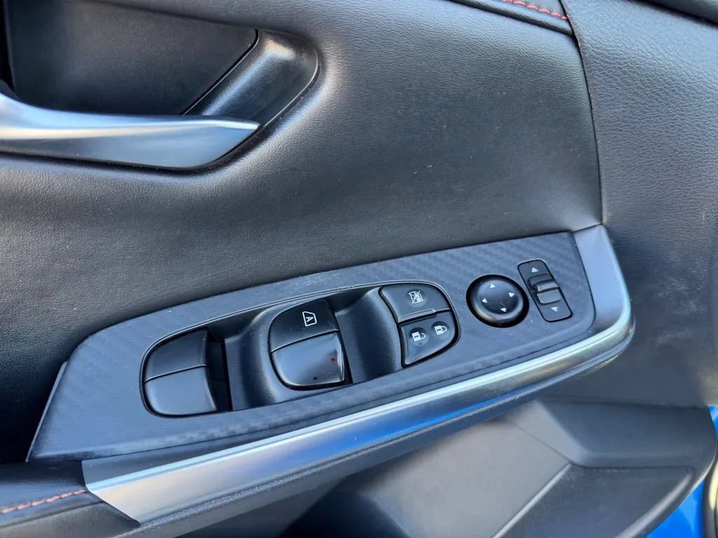 Used 2025 Nissan Sentra SR FWD image 12
