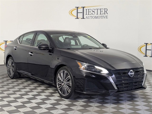Used 2023 Nissan Altima 2.5 SL image 2