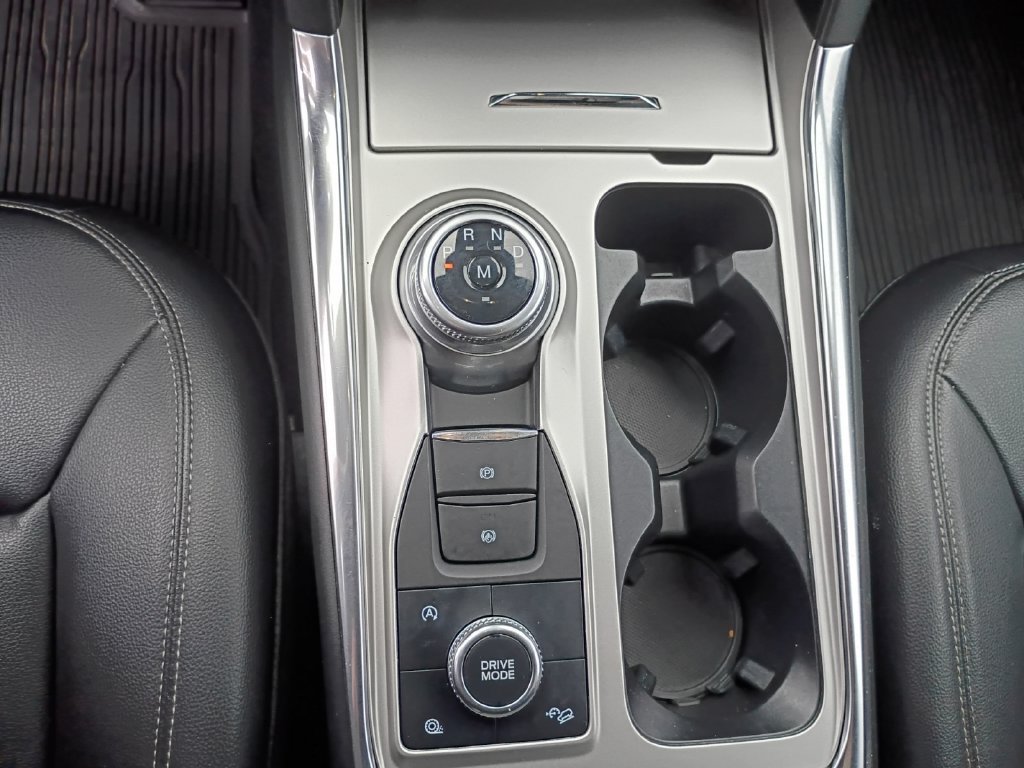 Used 2020 Ford Explorer XLT w/ Equipment Group 202A AWD/4WD image 38