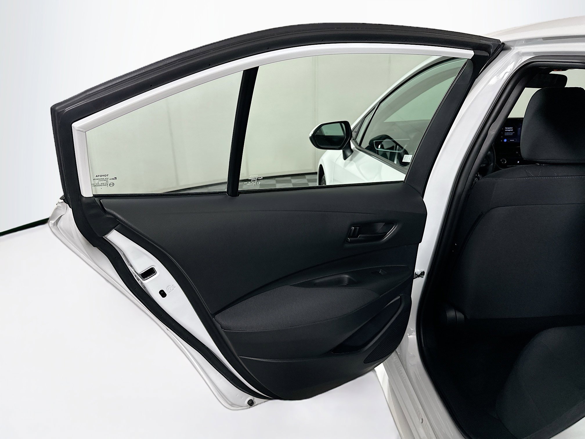 Used 2023 Toyota Corolla LE w/ Carpet Mat Package (TMS) image 24