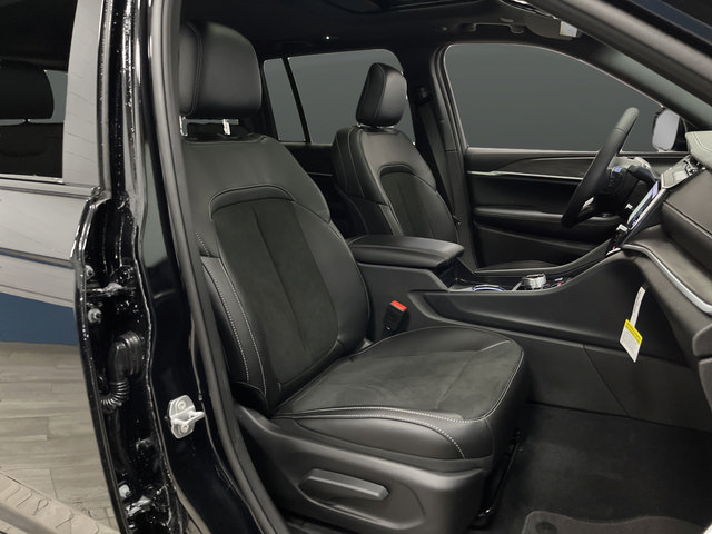 New 2026 Jeep Grand Cherokee Altitude AWD/4WD image 30