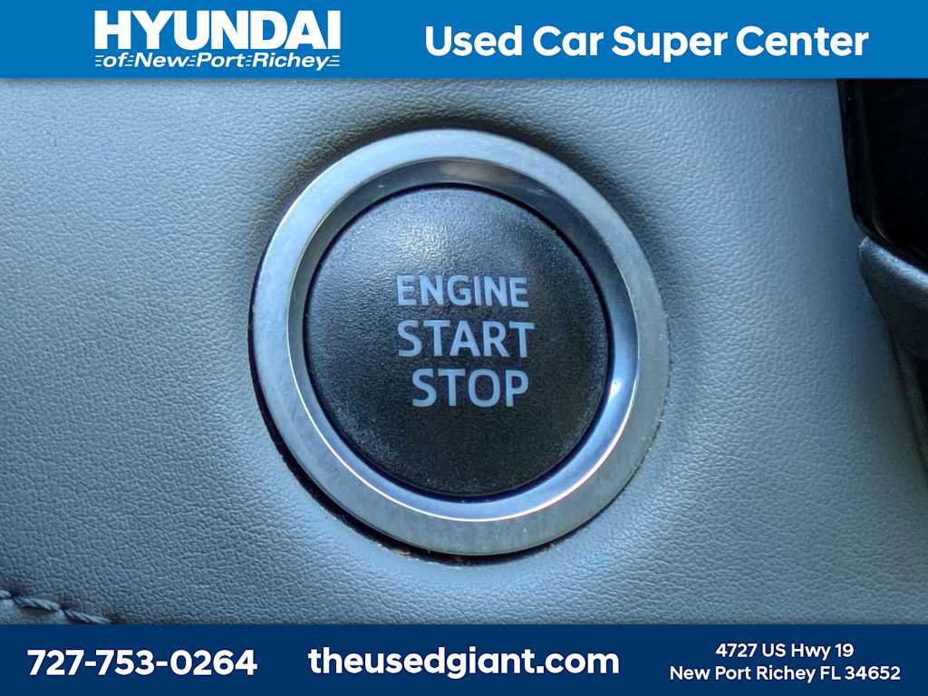 Used 2020 Toyota Highlander XLE FWD image 43