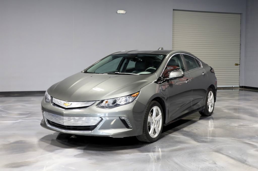 Used 2017 Chevrolet Volt LT w/ Comfort Package FWD image 3