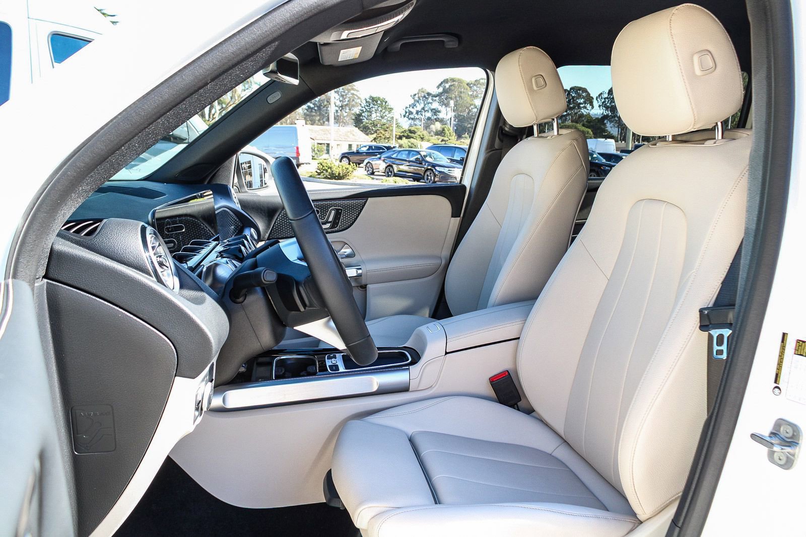 Certified 2025 Mercedes-Benz GLB 250 image 20