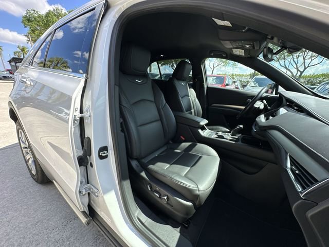 Certified 2023 Cadillac XT4 Premium Luxury w/ Enhanced Visibility Package image 33
