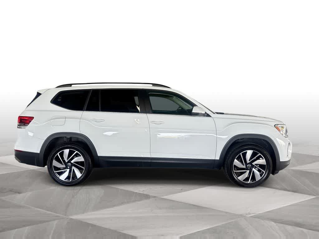 Used 2025 Volkswagen Atlas SE FWD image 9