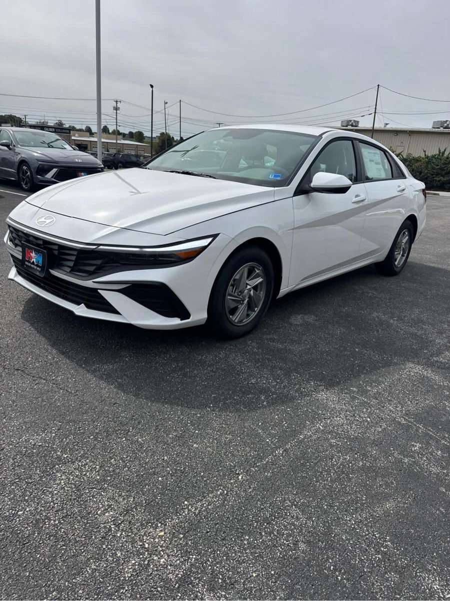 New 2026 Hyundai Elantra SE FWD image 10