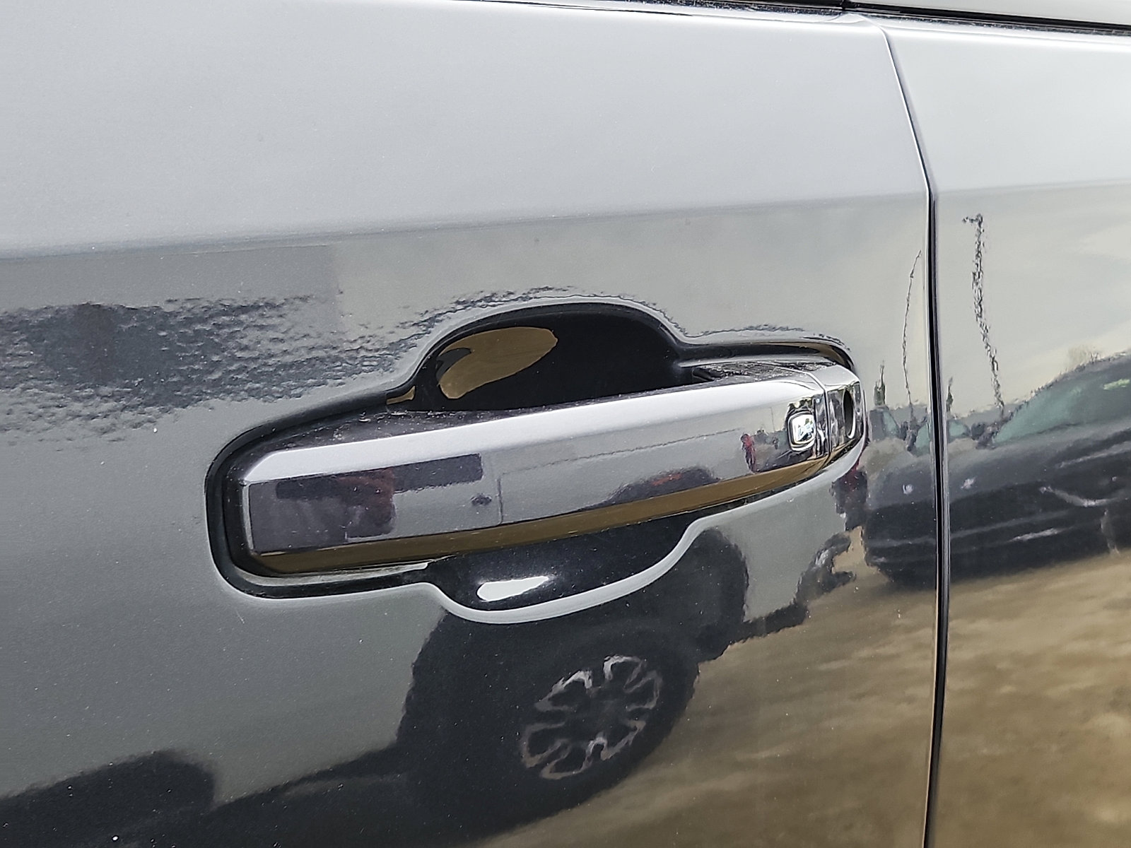 Used 2024 GMC Sierra 1500 AT4 w/ AT4 Premium Package AWD/4WD image 6
