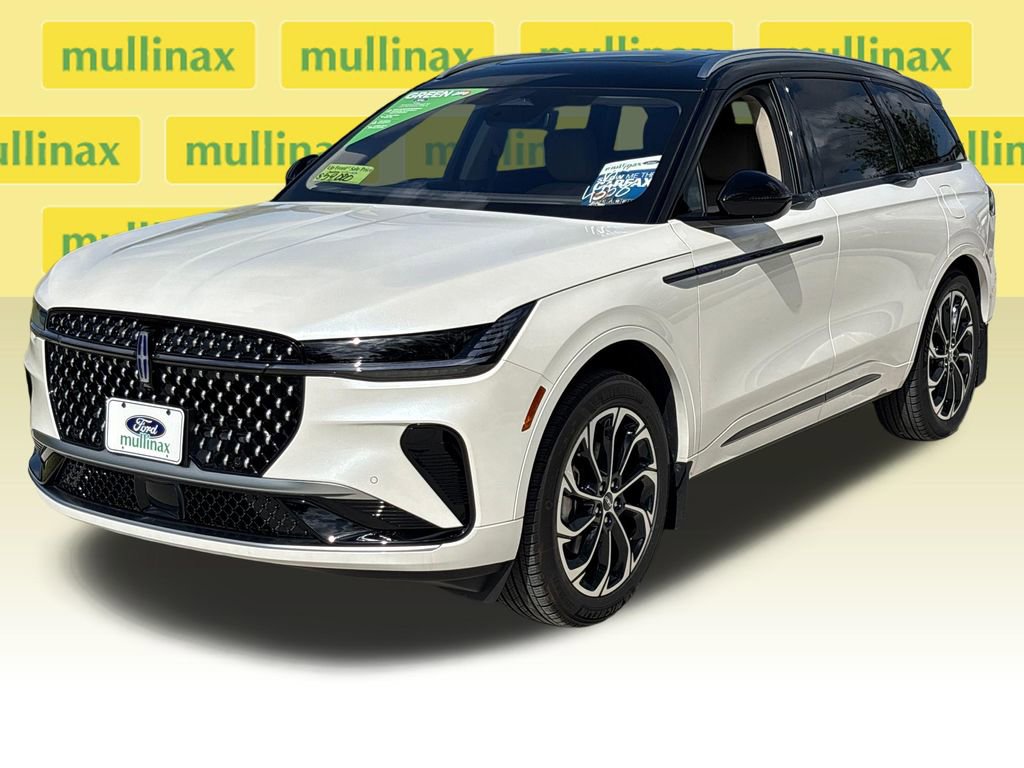 Used 2025 Lincoln Nautilus Reserve AWD/4WD image 15