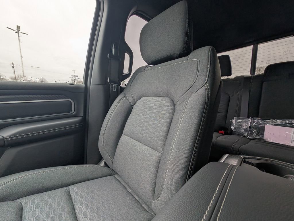 New 2026 RAM 1500 4x4 Crew Cab image 11