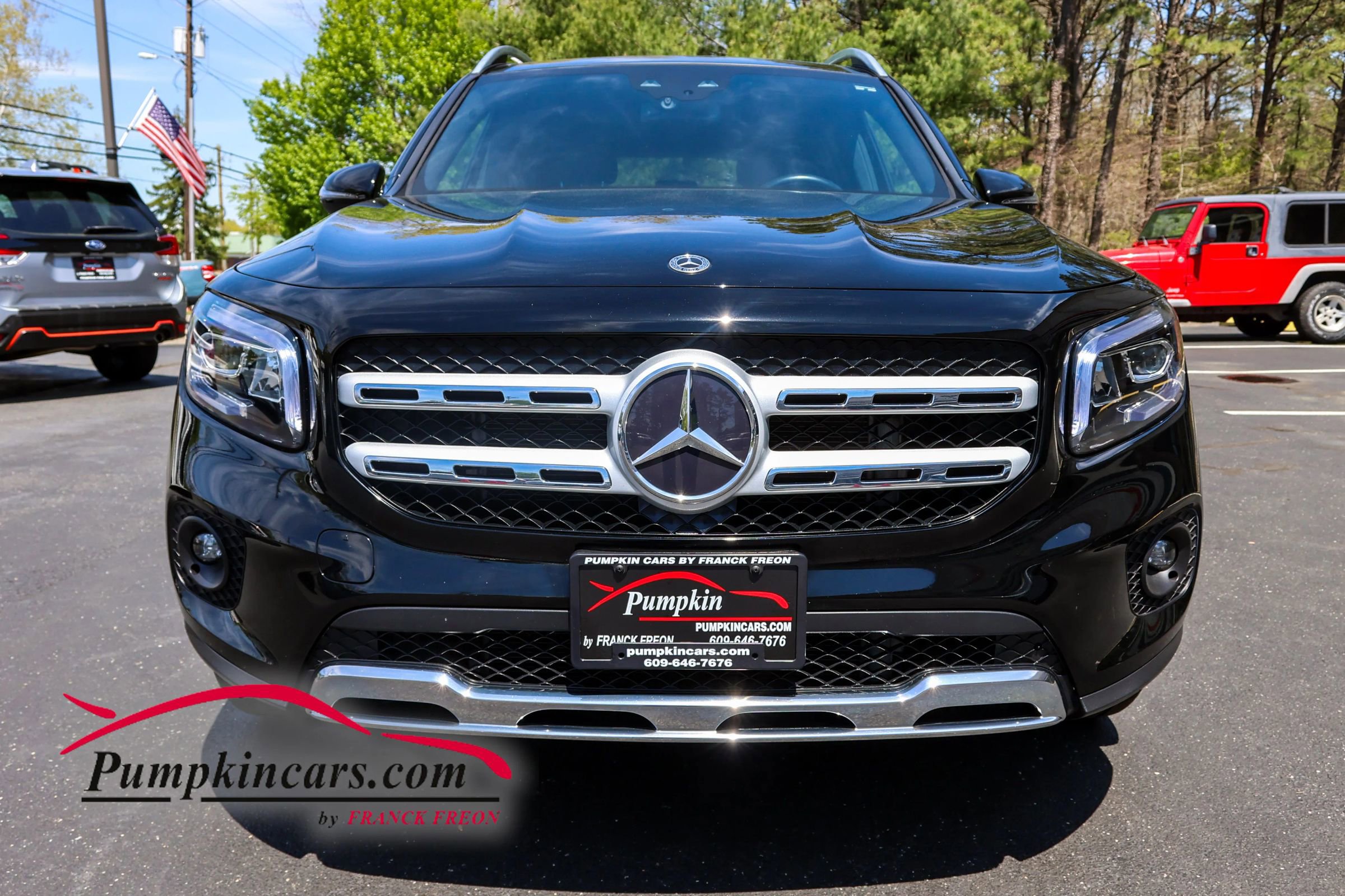 Used 2021 Mercedes-Benz GLB 250 4MATIC w/ Premium Package image 8