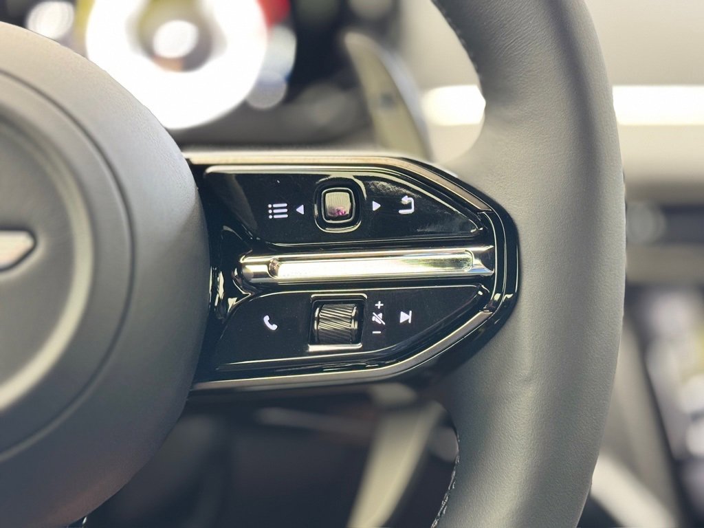 New 2025 Aston Martin V8 Vantage Coupe image 33