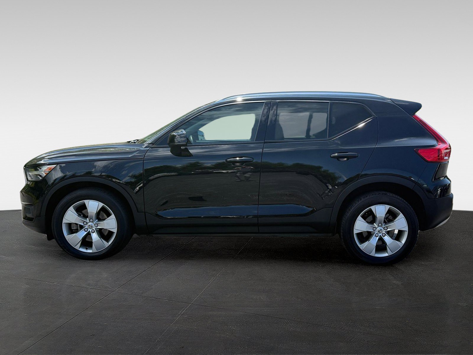 Used 2021 Volvo XC40 T5 Momentum AWD/4WD image 8