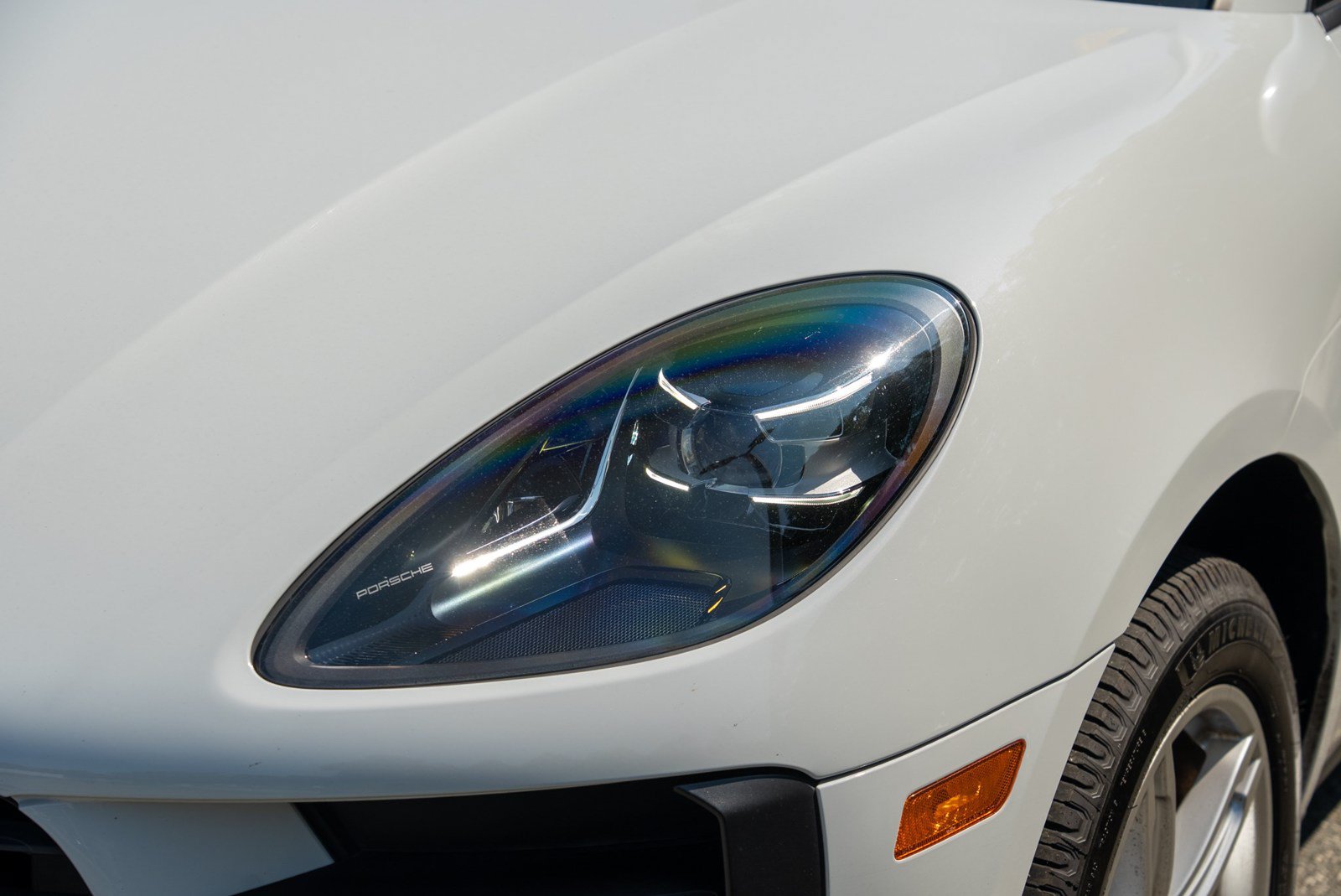 Certified 2021 Porsche Macan AWD/4WD image 16