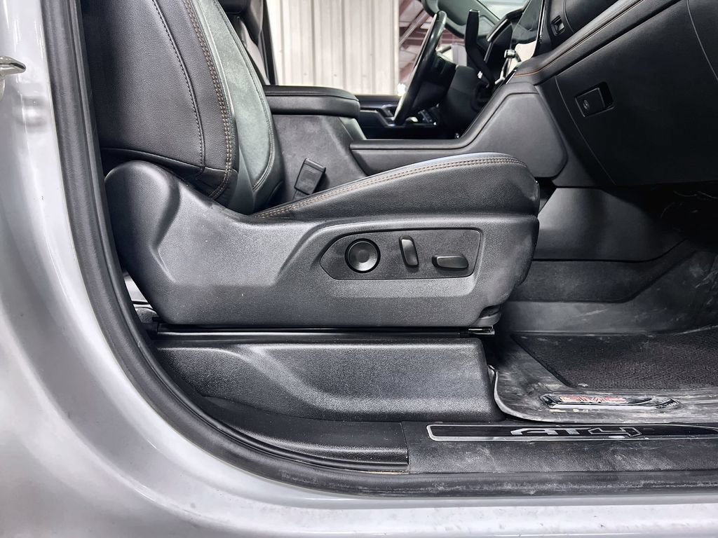 Used 2025 GMC Sierra 2500 AT4 AWD/4WD image 30