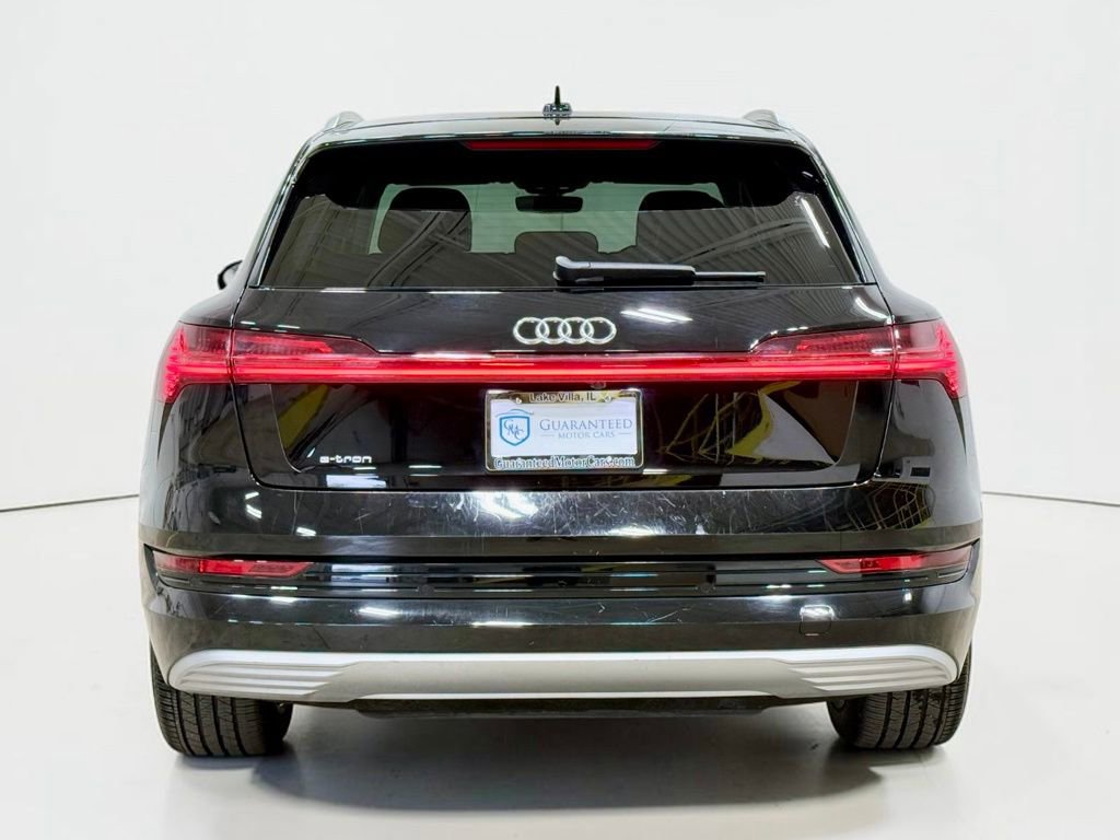 Used 2019 Audi e-tron Prestige w/ Prestige Package AWD/4WD image 17